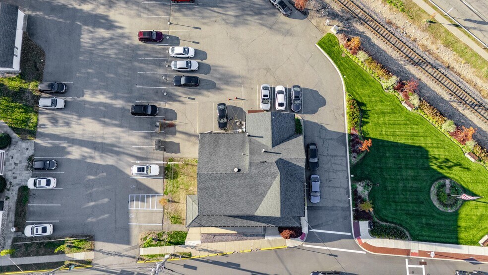 More Photos Of 393 Ramapo Valley Rd, Oakland Office Residential For Sale