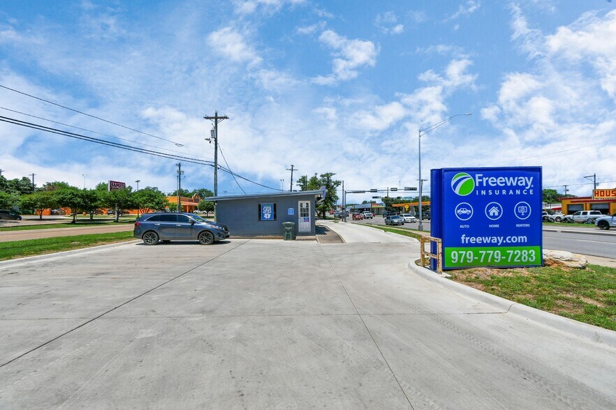 More Photos Of 1400-1402 S Texas Ave, Bryan General Retail For Sale