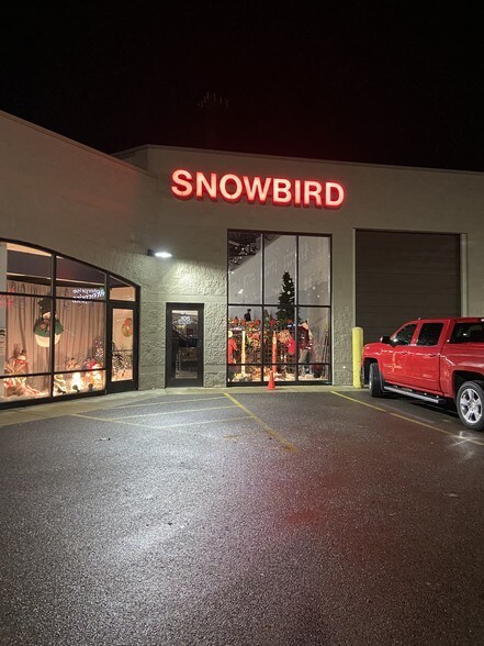 More Photos Of 420 E Il Route 173, Antioch General Retail For Lease