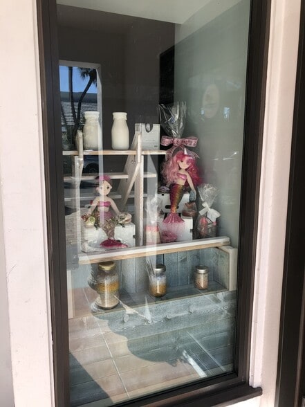 More Photos Of 9-19 Fillmore Dr, Sarasota Storefront Retail Office For Lease