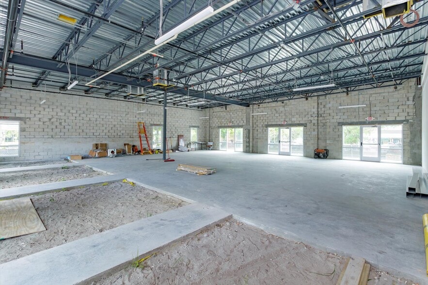 More Photos Of 286 Douglas Ave, Altamonte Springs General Retail For Lease