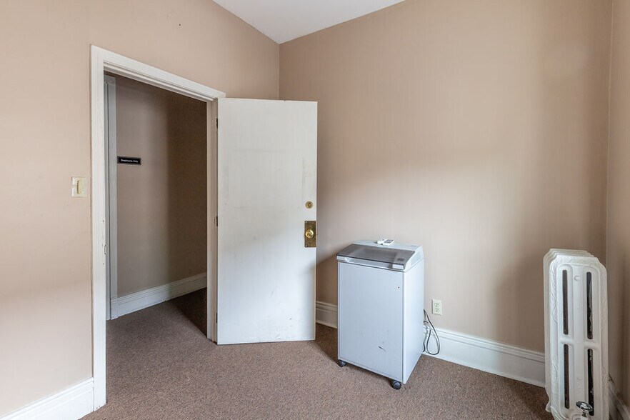 More Photos Of 1092 Main St, Buffalo Office For Lease