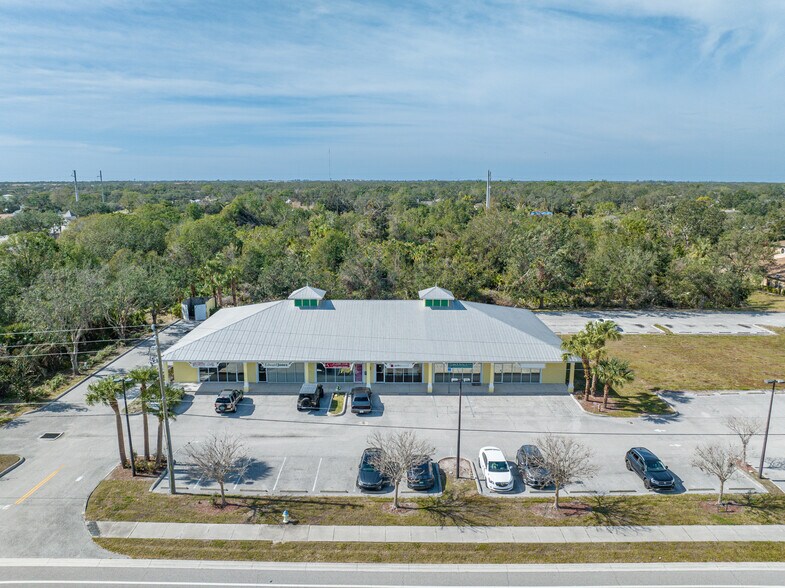 More Photos Of 375 Commercial Ct, Venice Office For Lease