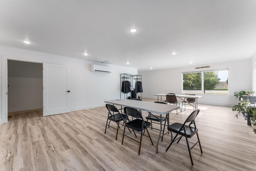 More Photos Of 13870 HWY 279, Gravette Flex For Sale