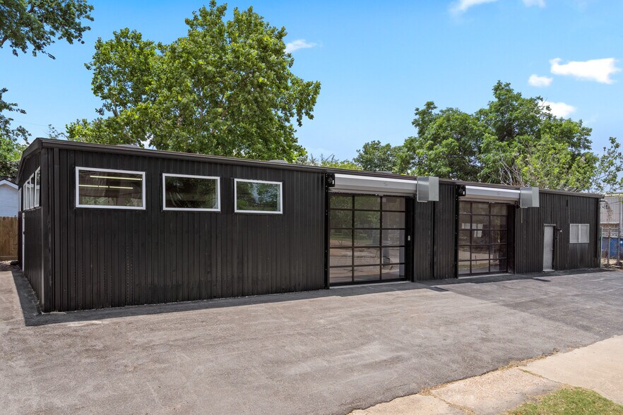 More Photos Of 3902 McKinney St, Houston Warehouse For Lease
