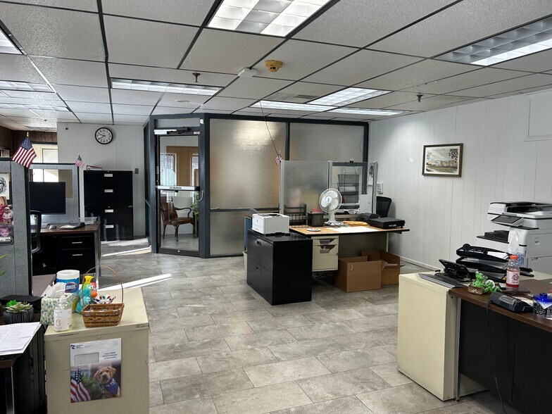 More Photos Of 2001 Market St, Ashland Manufacturing For Lease