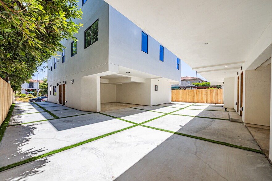 More Photos Of 1557 S Ogden Dr, Los Angeles Apartments For Sale