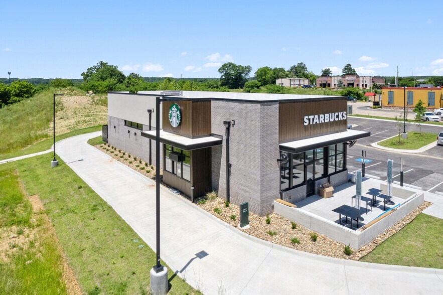 More Photos Of 2031 Oliver Lancaster Boulevard blvd, Malvern General Retail For Sale