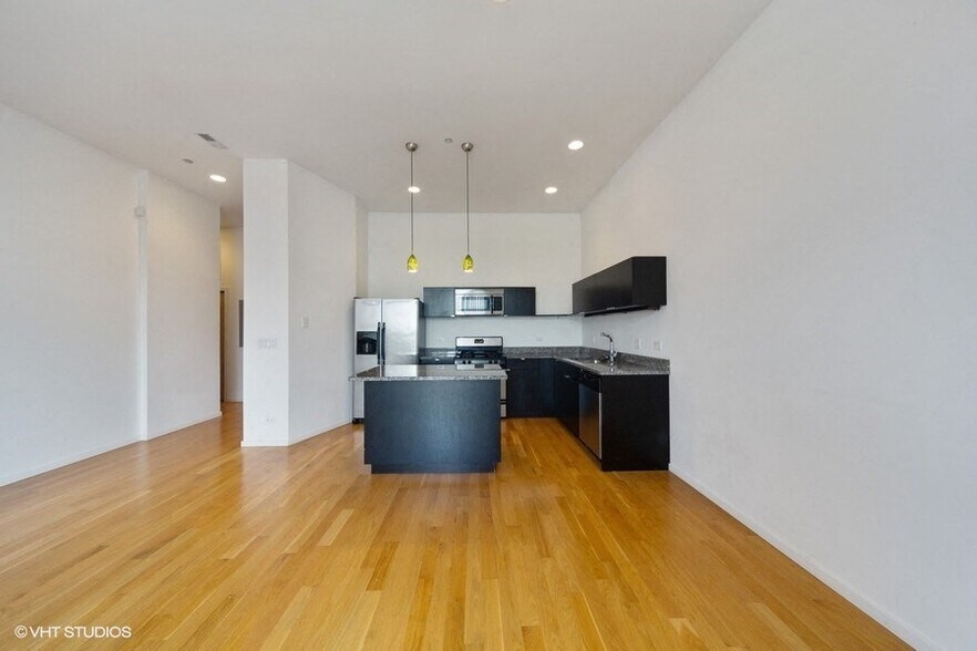 More Photos Of 2157-2159 N Damen Ave, Chicago Apartments For Lease