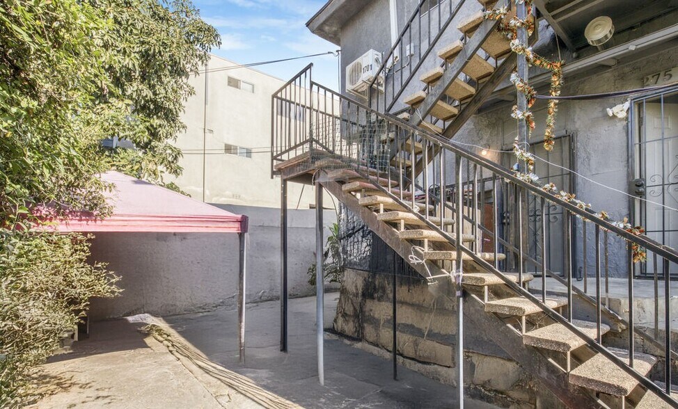 More Photos Of 275 S Union Ave, Los Angeles Apartments For Sale