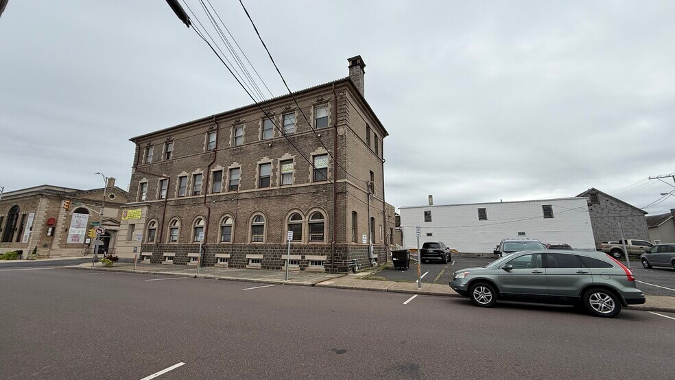 More Photos Of 242-248 W Broad St, Quakertown Office For Sale