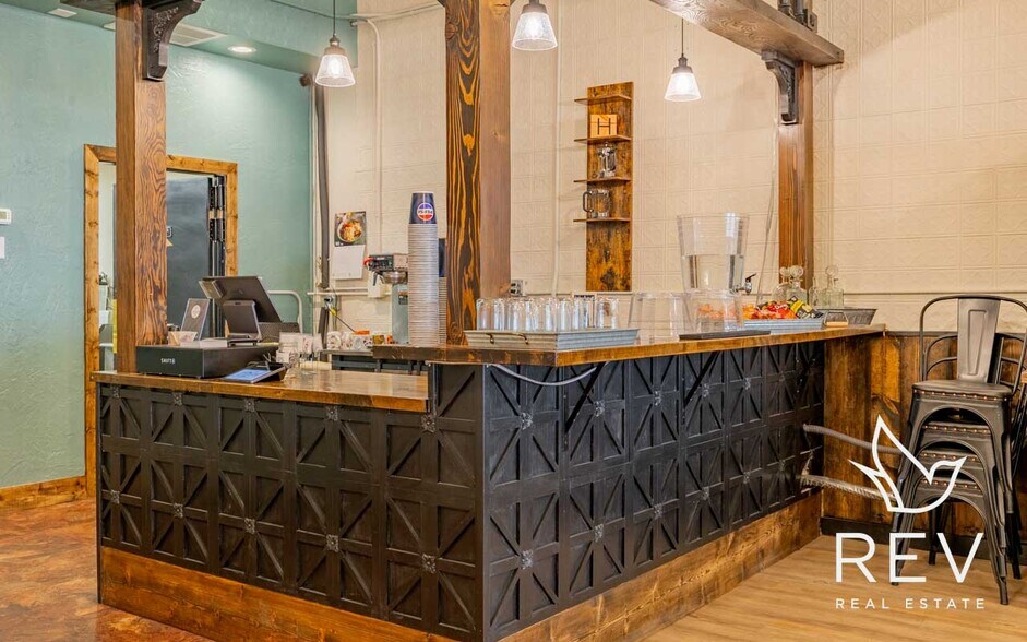 More Photos Of 117 S Bent St, Powell General Retail For Sale