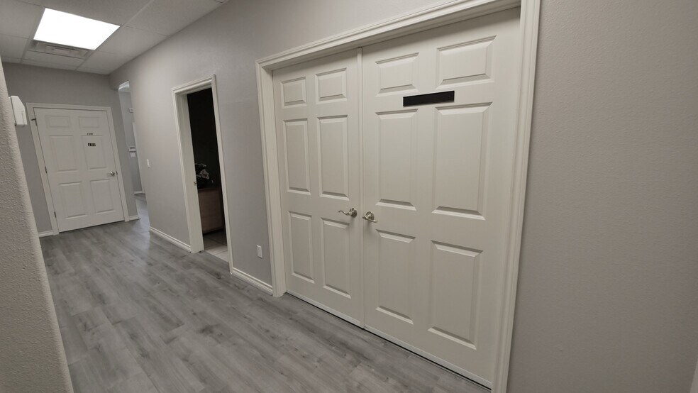 More Photos Of 21230 Kingsland Blvd, Katy Loft Creative Space For Lease