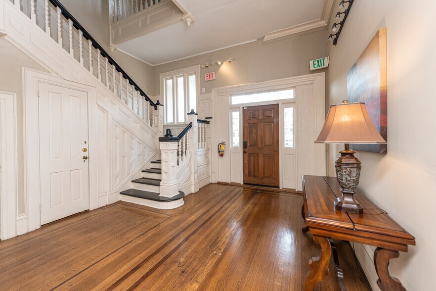 More Photos Of 2607 Vineville Ave, Macon-Bibb Office For Lease