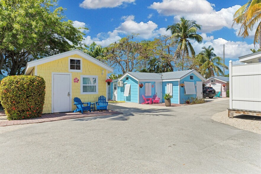 More Photos Of 243 61st St, Marathon Hotel For Sale
