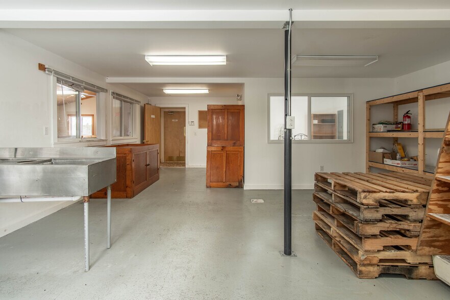 More Photos Of 43748/43752 NY-12 Rt, Alexandria Bay Freestanding For Sale