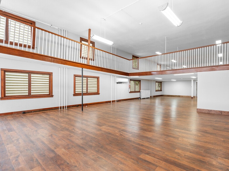 More Photos Of 2017 Main St, Forest Grove Storefront Retail Office For Lease