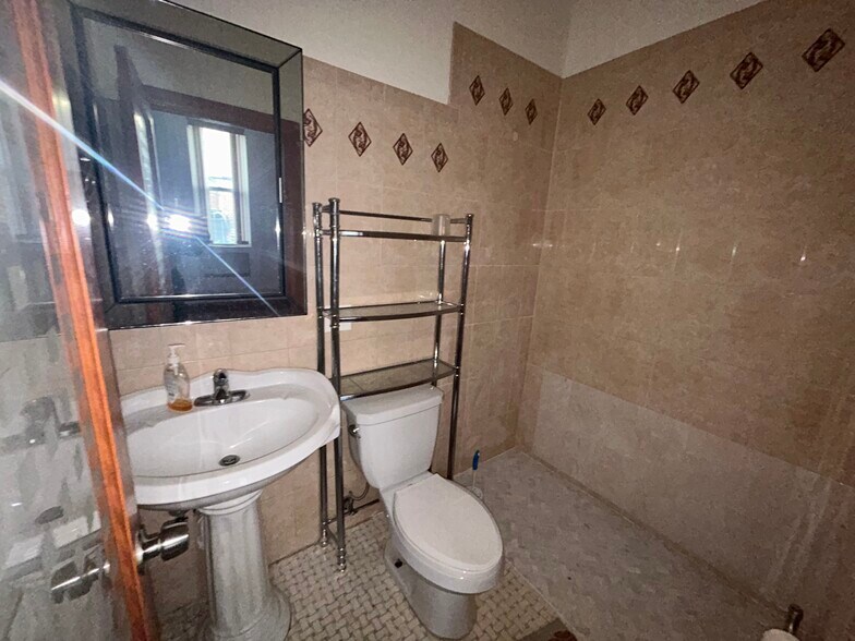 More Photos Of 590 Onderdonk Ave, Ridgewood Storefront Retail Residential For Lease