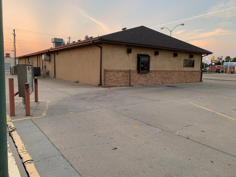 More Photos Of 2453 33rd Ave, Columbus Restaurant For Sale