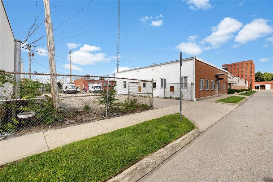 More Photos Of 115 Commercial St, Dayton Warehouse For Sale