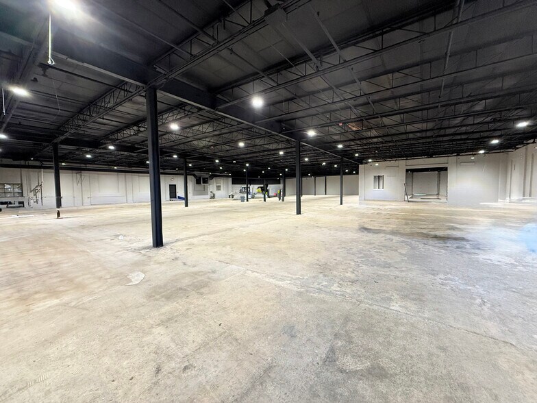 More Photos Of 19300-19400 Allen Rd, Melvindale Manufacturing For Lease