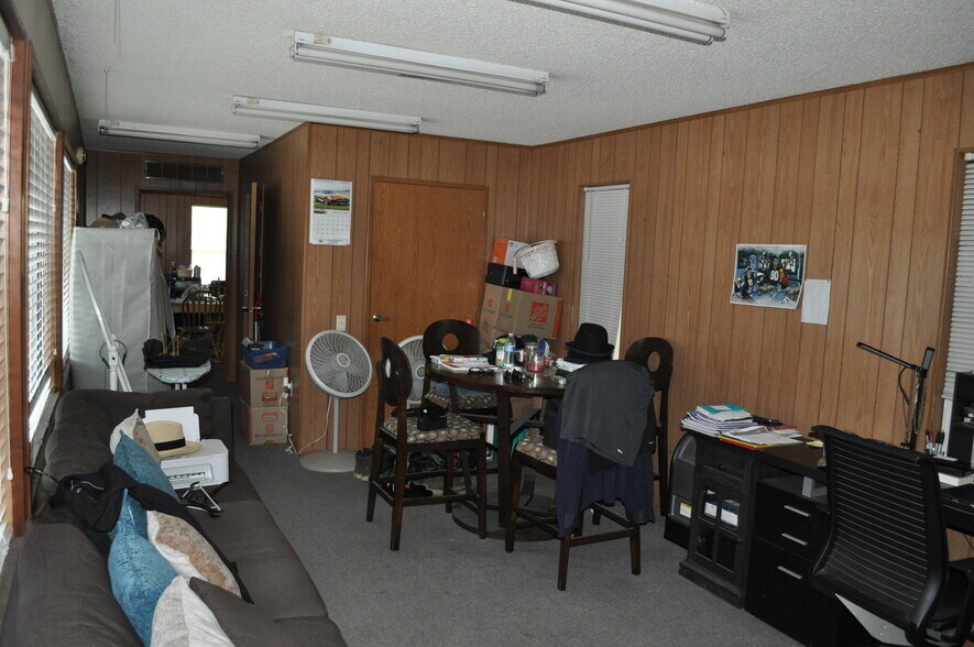 More Photos Of 11460 C F Hawn Fwy, Dallas Auto Repair For Sale