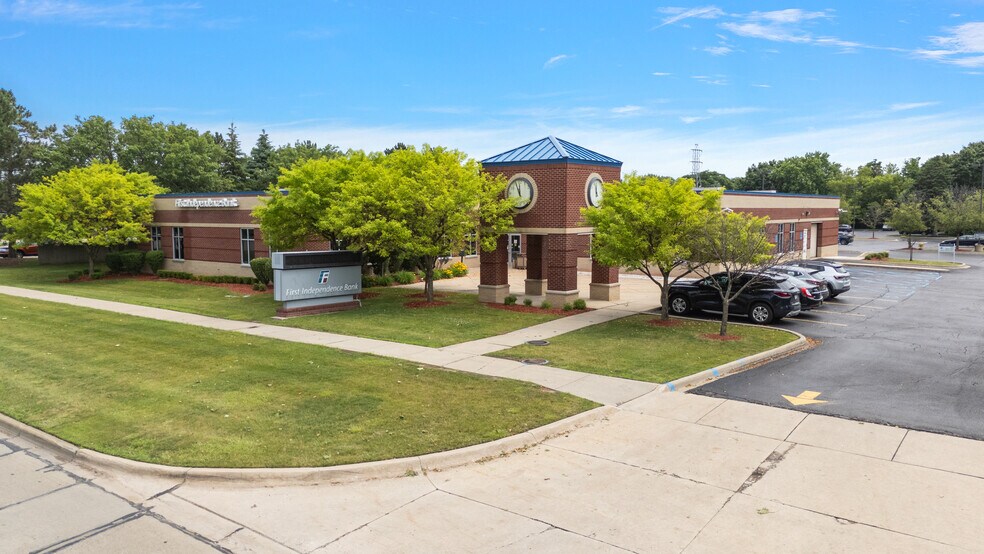 Primary Photo Of 38880 Garfield Rd, Clinton Township Medical For Lease