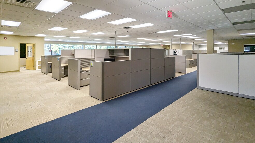 More Photos Of 250 Corporate Ct, South Plainfield Medical For Lease