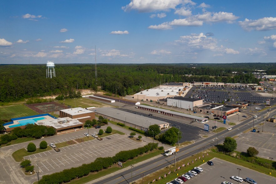 More Photos Of 2206 Fayetteville Rd, Rockingham Self Storage For Lease