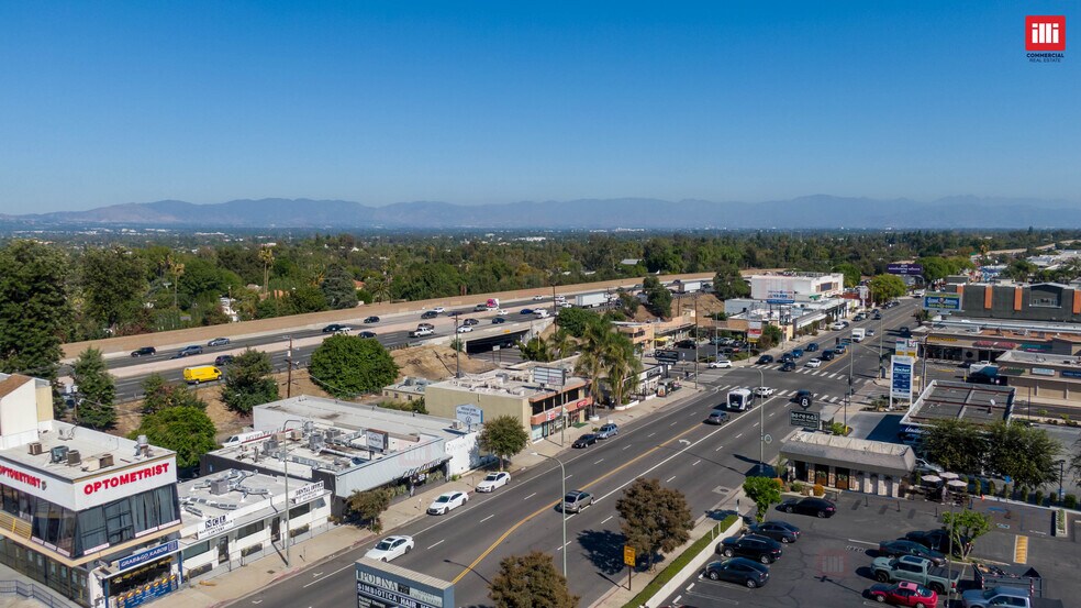 More Photos Of 19709 Ventura Blvd, Woodland Hills Office For Sale