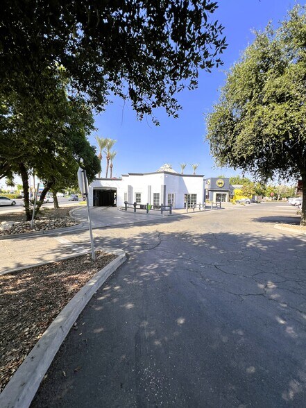 More Photos Of 1697 W Lacey Blvd, Hanford Carwash For Sale