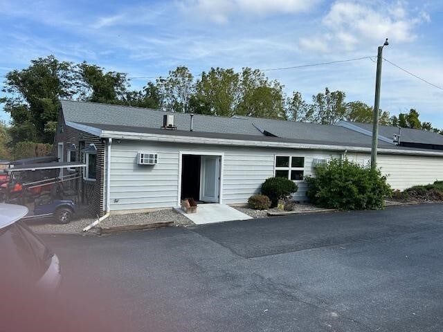 More Photos Of 345 Hill Rd, Womelsdorf Warehouse For Lease