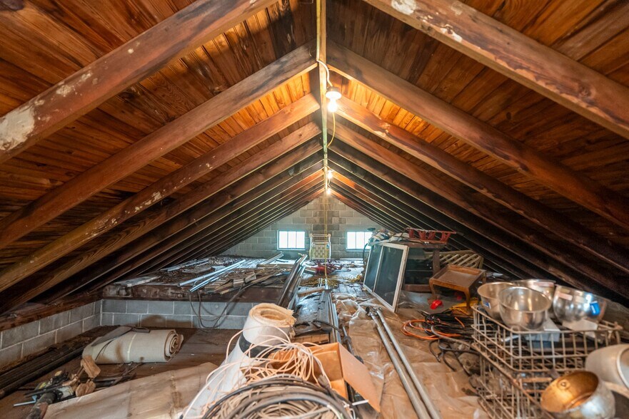 More Photos Of 1112 W Bridge St, Spring City Warehouse For Sale