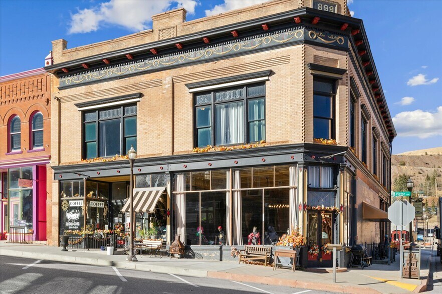 More Photos Of 301 Victor Ave, Victor Hotel For Sale