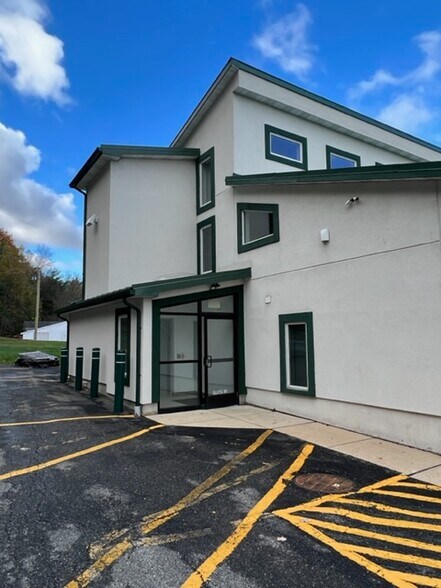 More Photos Of 771-811 Blakeslee Blvd, Lehighton Medical For Lease