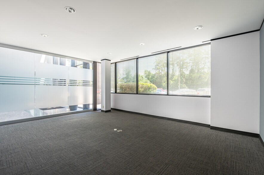 More Photos Of 25227 Grogans Mill Rd, The Woodlands Office For Lease