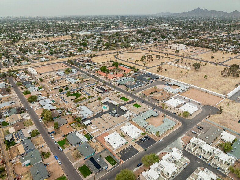 More Photos Of 2002-2010 N 50th St, Phoenix Apartments For Sale