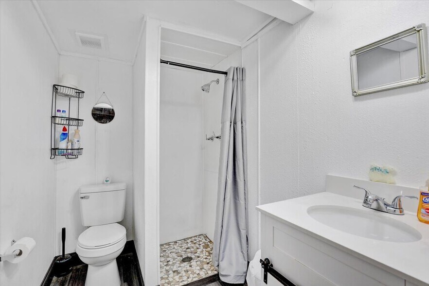 More Photos Of 11309 E US Highway 92, Seffner Flex For Sale