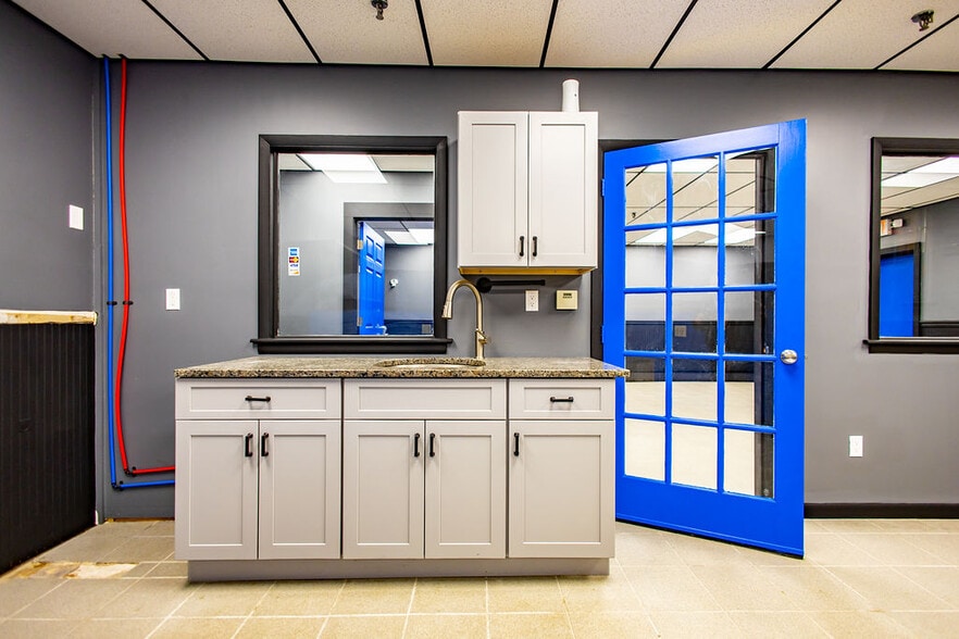 More Photos Of 99 N Main St, High Bridge Freestanding For Lease