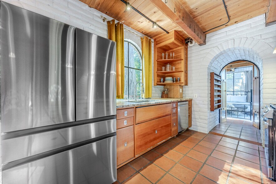 More Photos Of 1820 E 28th Ave, Eugene Multifamily For Sale