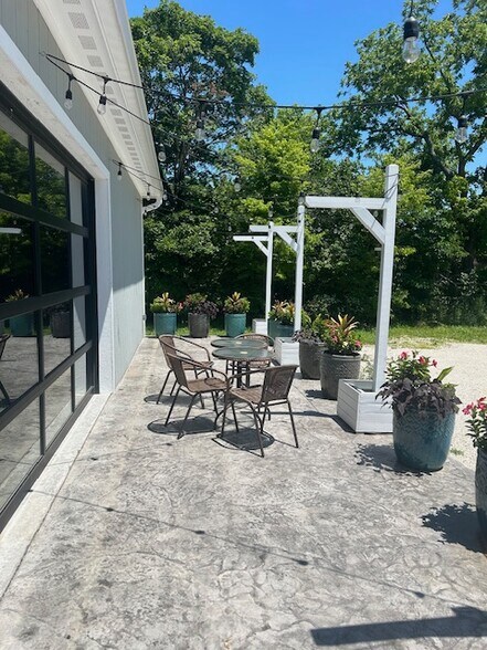 More Photos Of 200 Highlandville Rd, Highlandville Restaurant For Sale