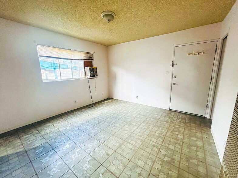 More Photos Of 980 Yale St, Los Angeles Apartments For Sale