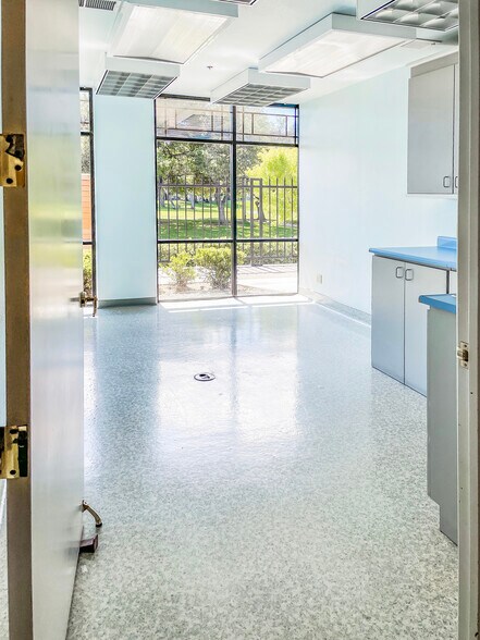 More Photos Of 2801 Waterman Blvd, Fairfield Medical For Sale