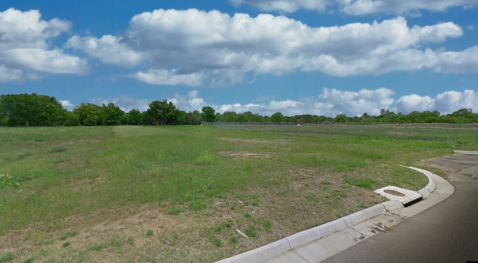 More Photos Of 2550 N Greenwich Rd, Wichita Land For Sale
