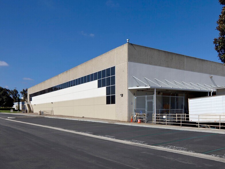 More Photos Of 9449 Carroll Park Dr, San Diego Unknown For Lease