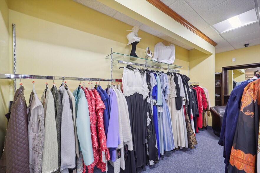 More Photos Of 5061 Allentown Rd, Suitland General Retail For Sale