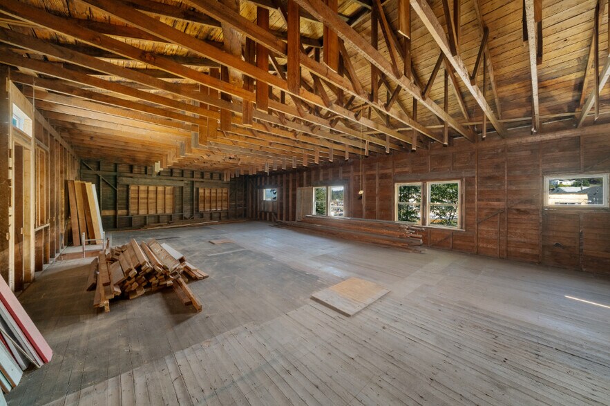 More Photos Of 625 Nehalem Blvd, Wheeler Storefront Retail Residential For Sale