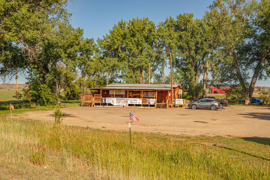 More Photos Of 13899 MT HIGHWAY 200 Hwy, Sun River Bar For Sale