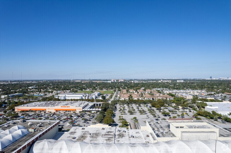 More Photos Of 1205-1425 NE 163rd St, North Miami Beach General Retail For Lease