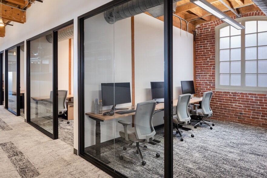 More Photos Of 155 S Fair Oaks Ave, Pasadena Office For Lease